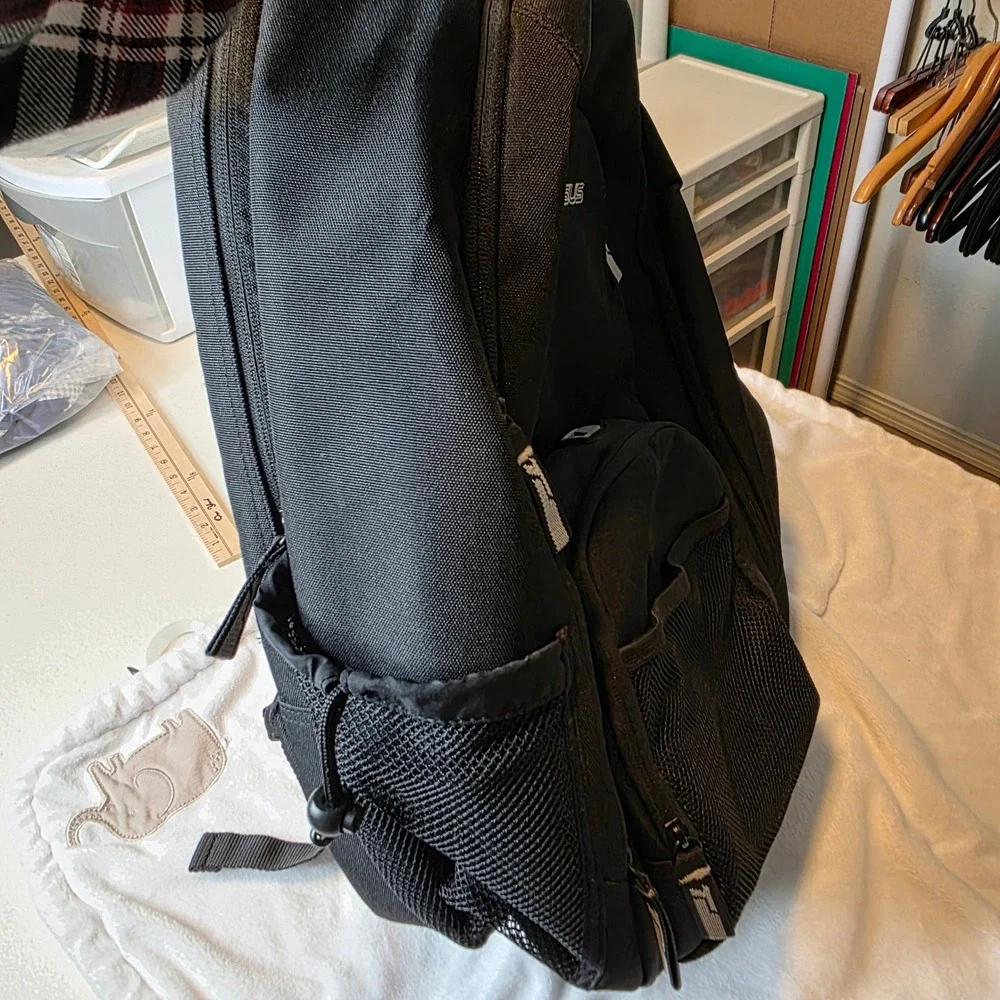 Targus Groove Laptop Backpack Black CVR600 Business Travel School Bag